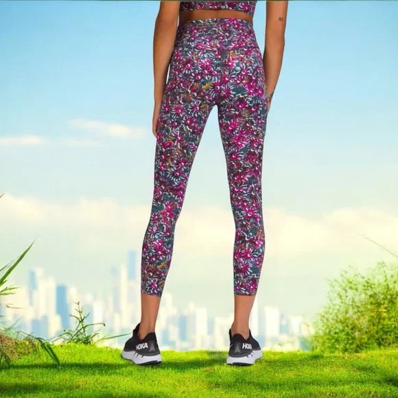 Lululemon Base Pace High-Rise Running Tight 25" in Floral Electric Multi Sz 10